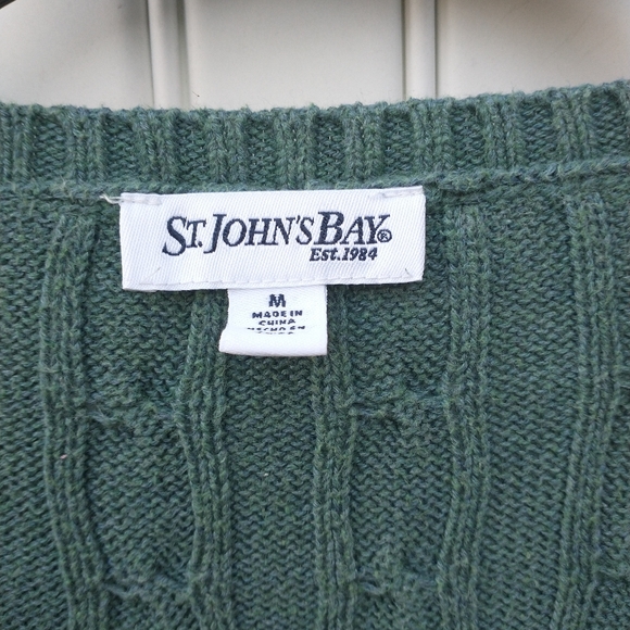2 Women's Sweaters Lot - Picture 5 of 5